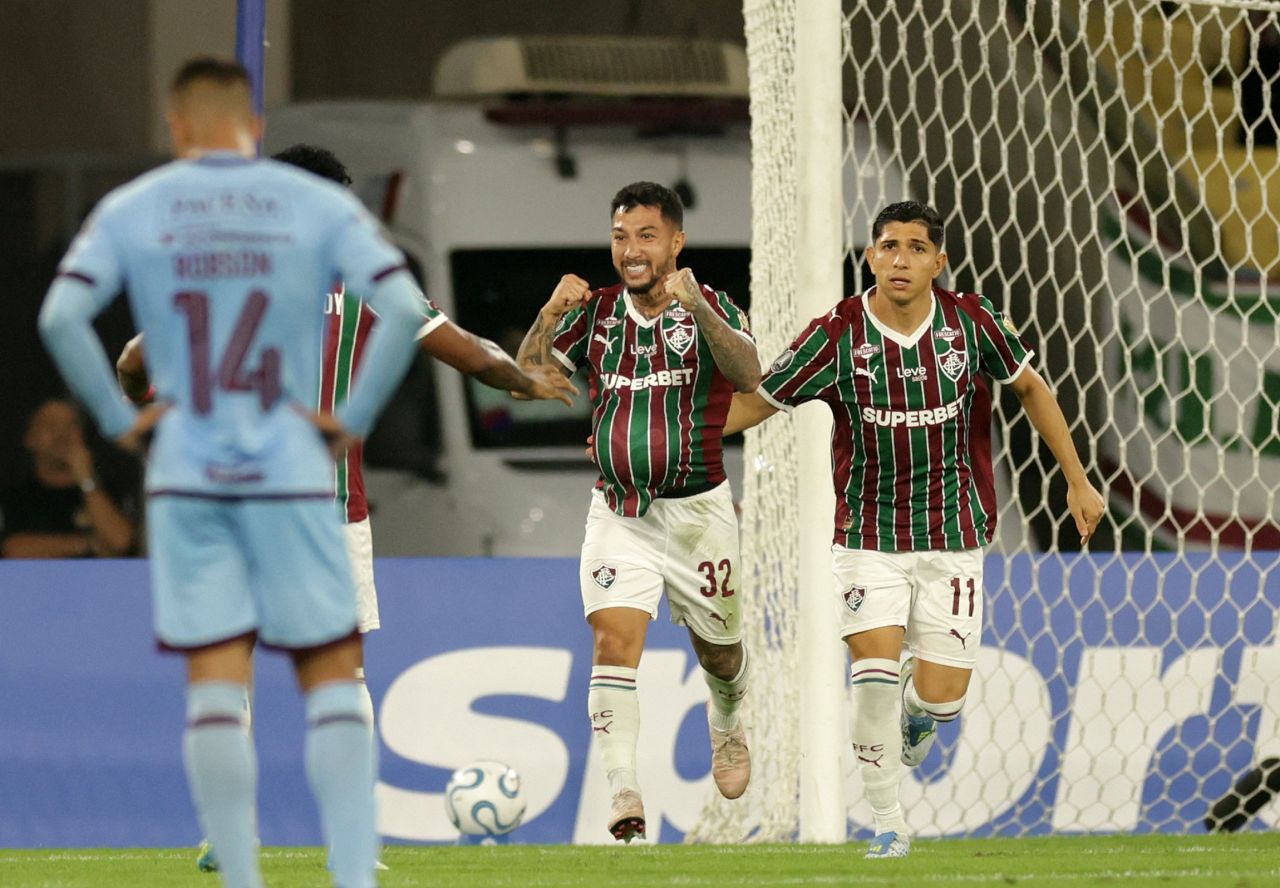 Lucho Acosta comemora gol pelo Fluminense no Maracanã