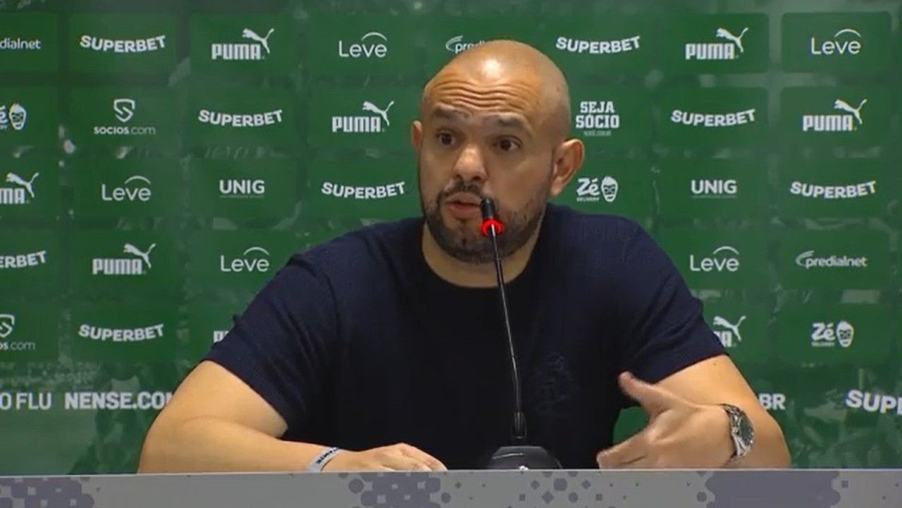 Mattheus Montenegro reclama da arbitragem após empate
