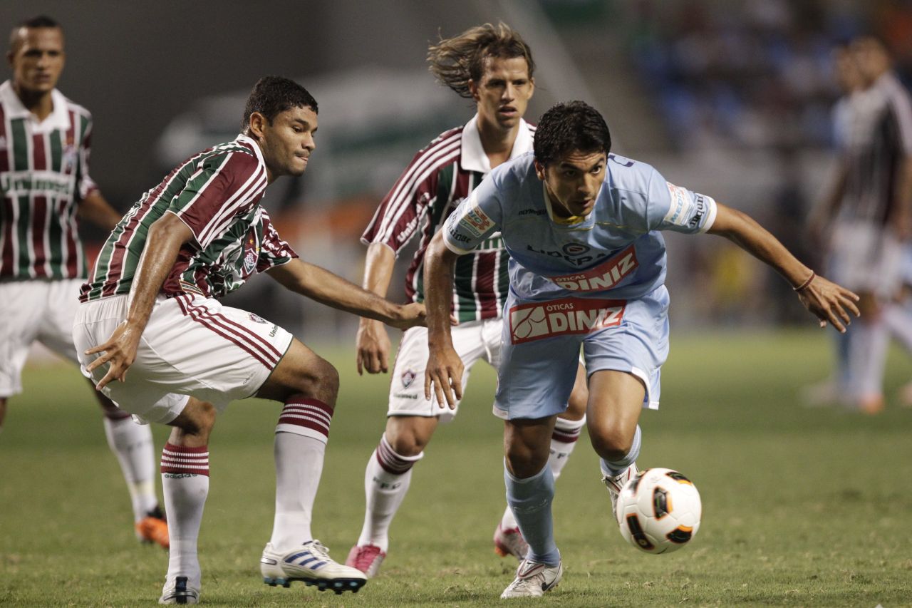 Jogadores do Fluminense durante partida no Maracanã