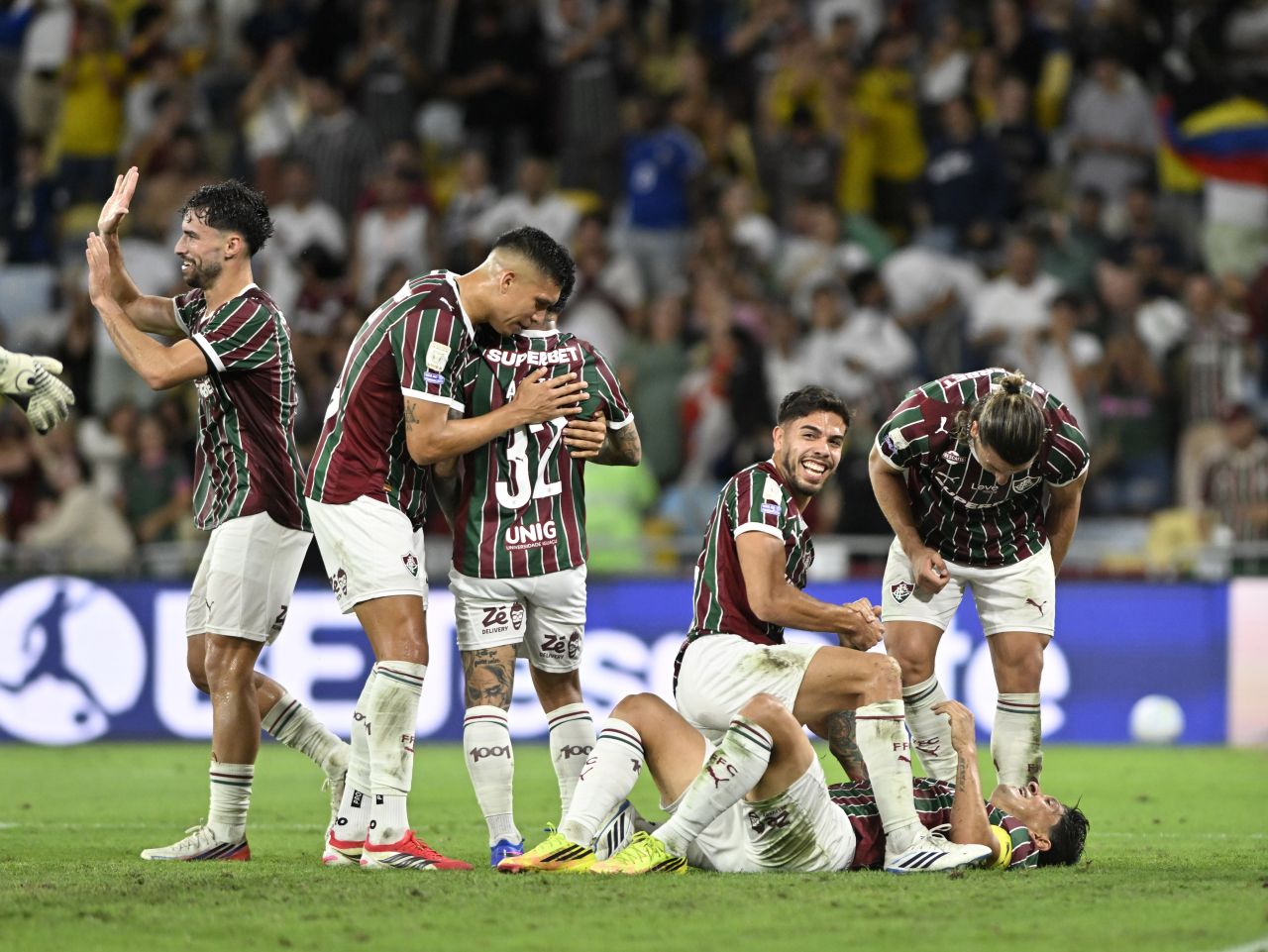Germán Cano comemorando gol pelo Fluminense no Maracanã