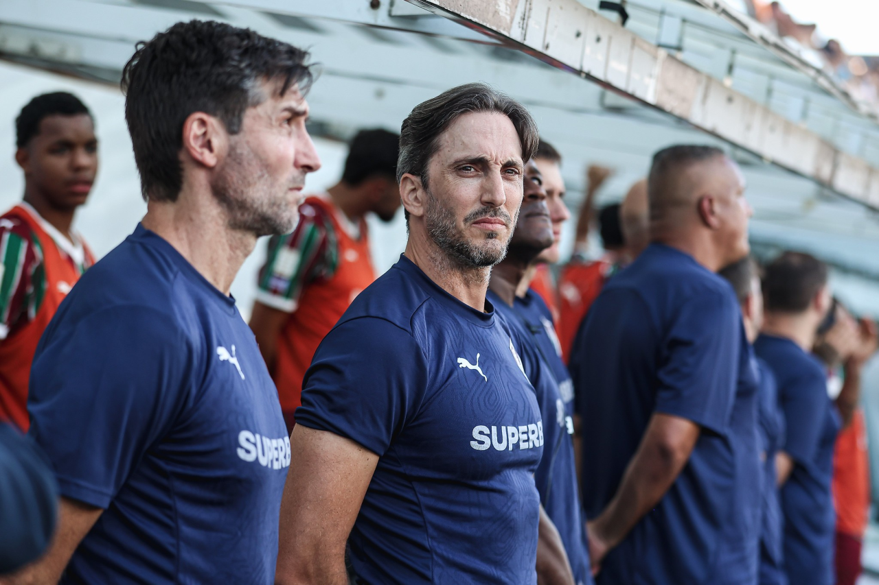 Jogadores do Fluminense comemoram virada na Vila Belmiro