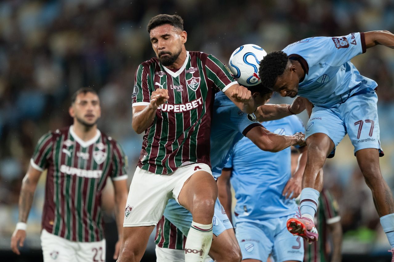 Jogadores do Fluminense durante partida contra o Bolívar