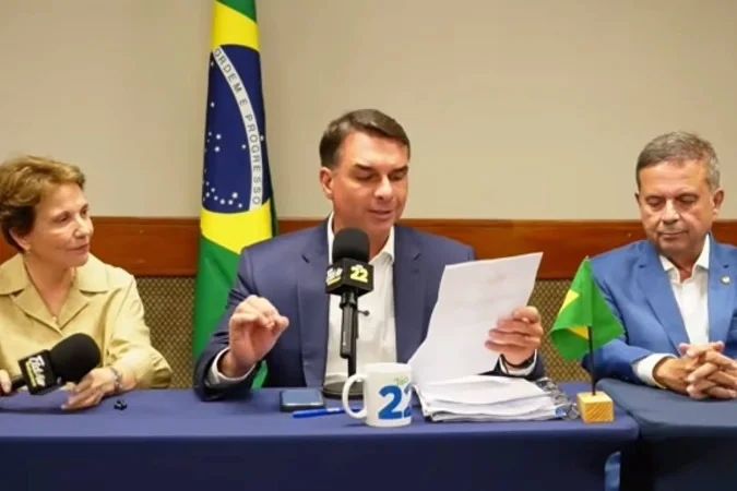 Tereza Cristina entrega posição de apoio da FPA a Flávio Bolsonaro