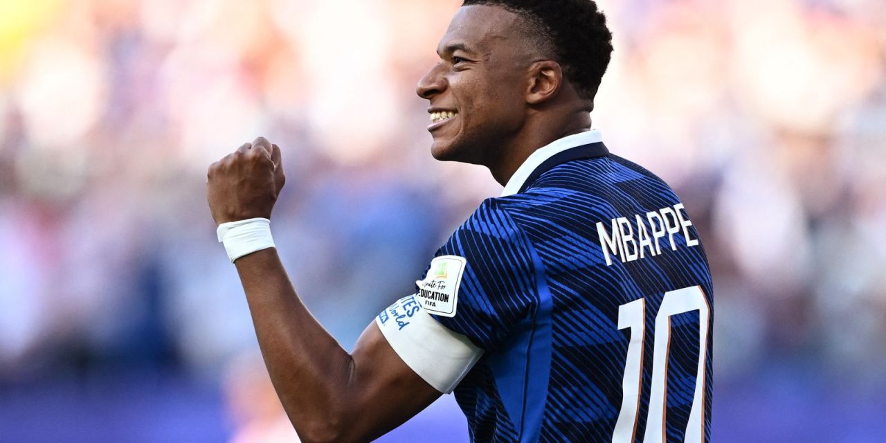 Mbappé cobrando pênalti contra o Paraguai
