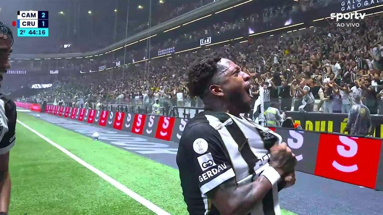 Fred comemora o gol da virada do Atlético contra o Cruzeiro na Arena MRV