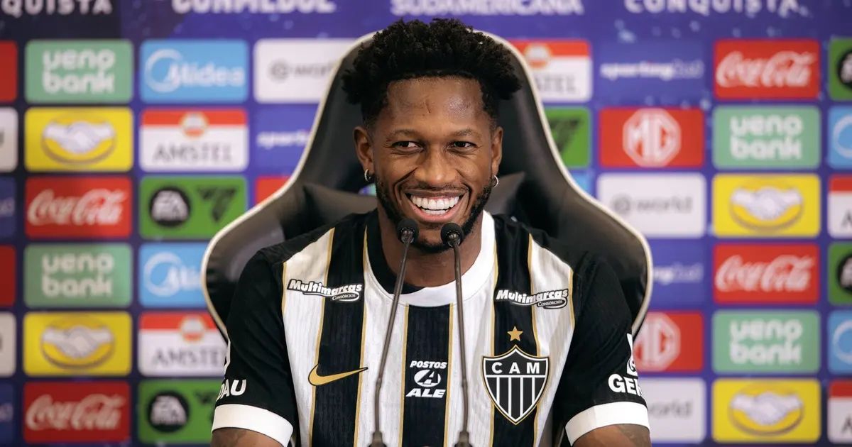 Fred apresentado na Arena MRV vestindo a camisa do Atlético