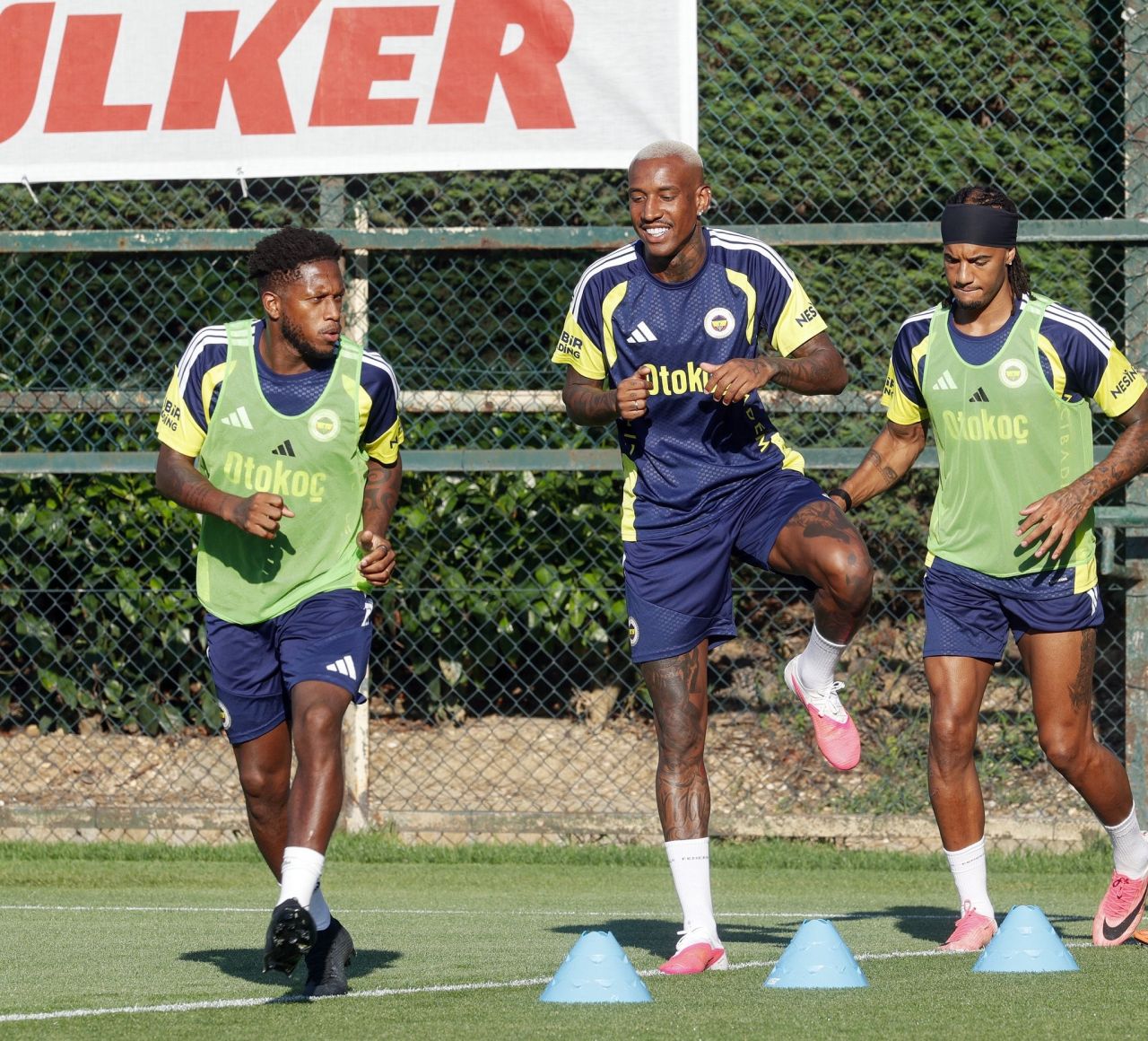 Fred em treino pelo Fenerbahçe