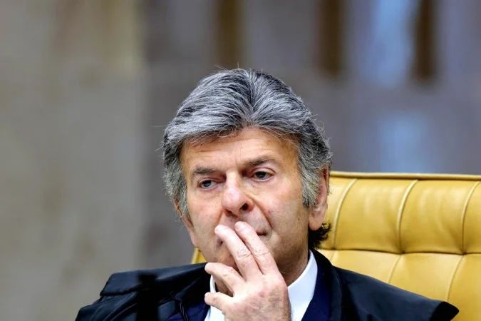 Plenário do STF durante sessão extraordinária