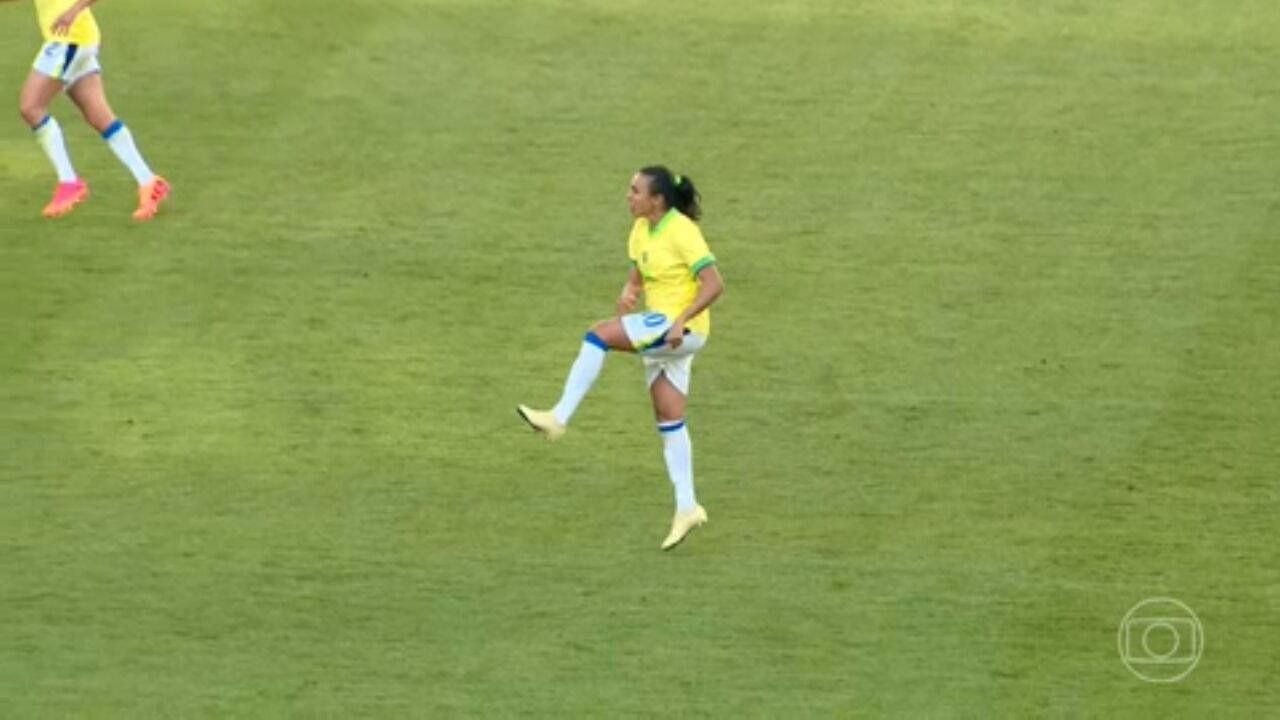 Gabi Nunes com a camisa do Orlando Pride em ação