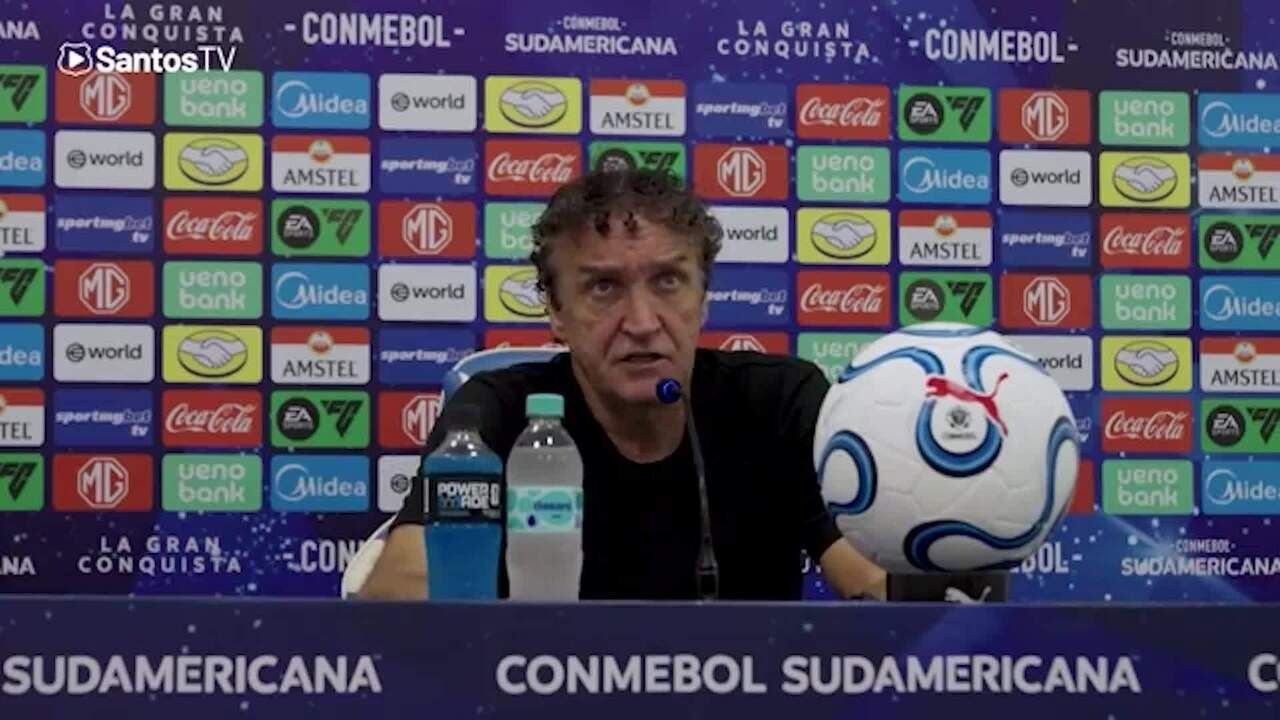 Gabigol deixando o campo após ser substituído pelo Santos