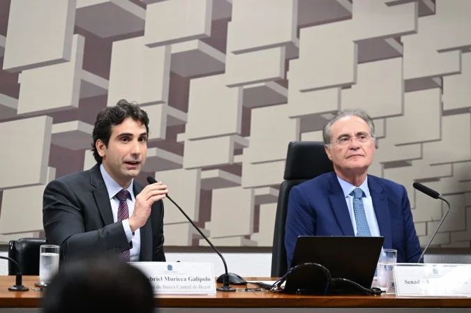 Gabriel Galípolo em audiência no Senado