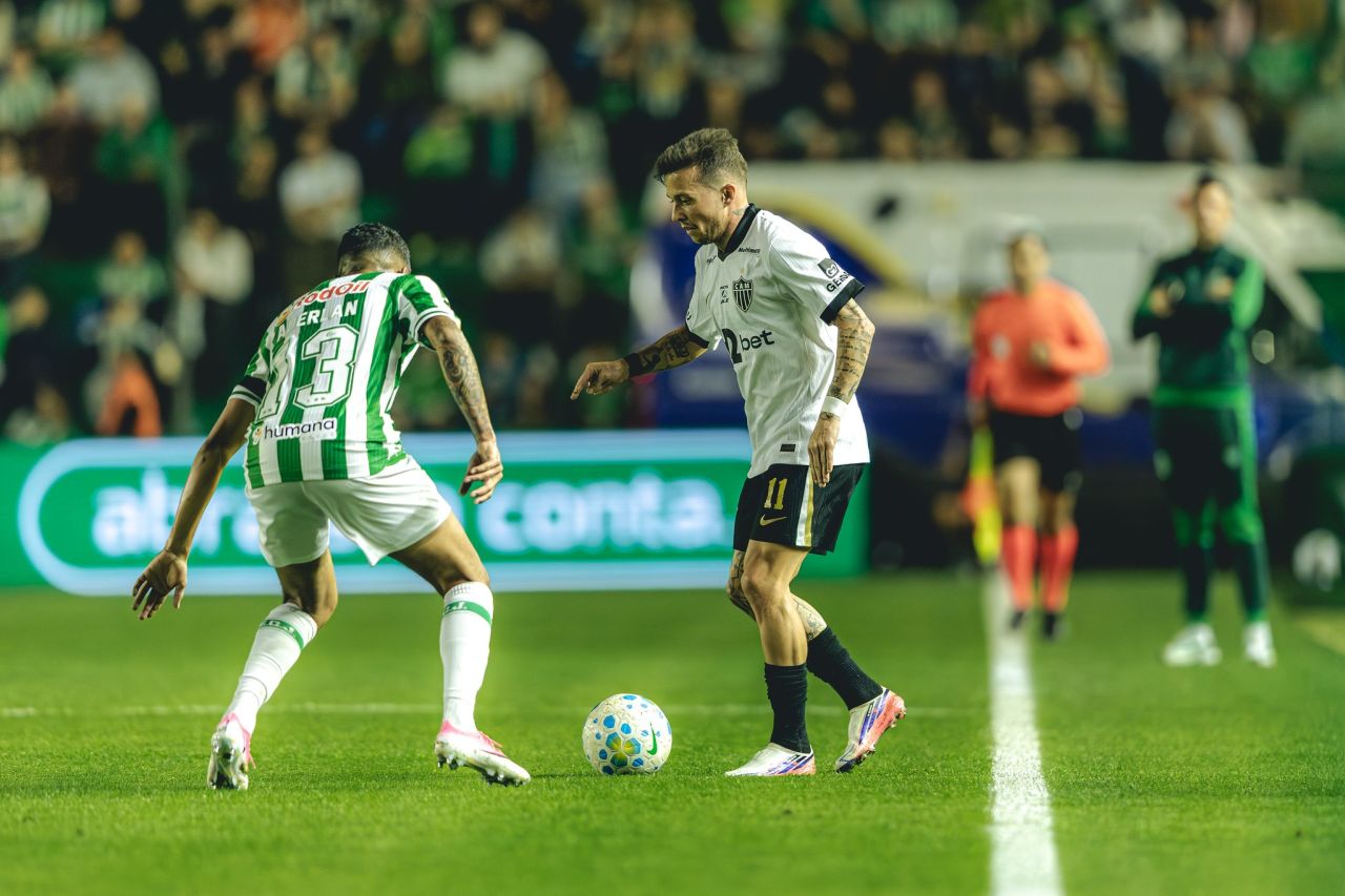Alan Minda comemora gol nos acréscimos