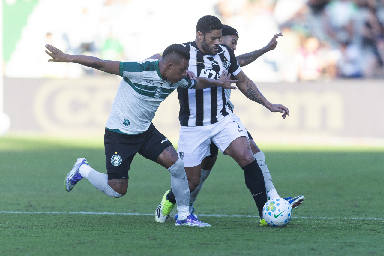 Jogadores do Atlético-MG no Couto Pereira
