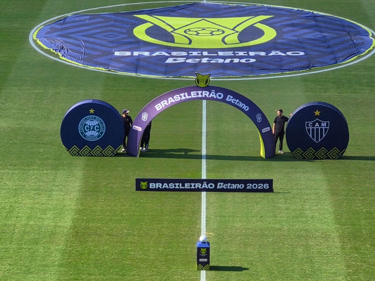 Atlético-MG em ação contra o Coritiba na Arena MRV