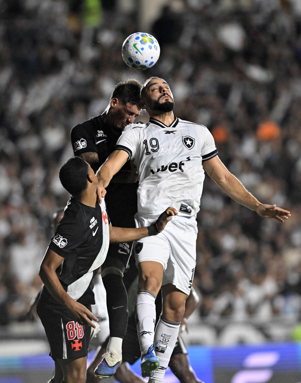 Atlético-MG enfrenta Athletico-PR pelo Brasileirão