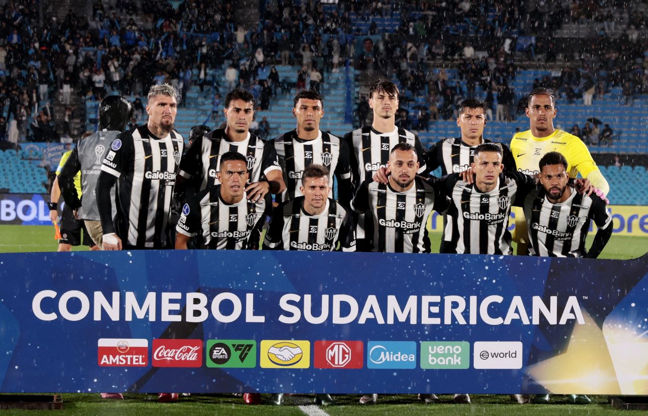 Biel lamenta chance perdida contra o Lanús