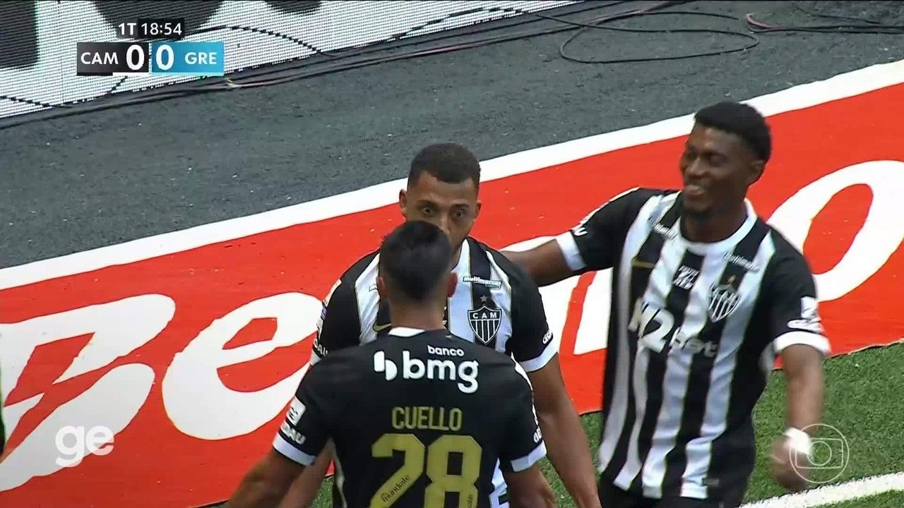 Jogadores do Atlético-MG comemorando gol contra o Grêmio