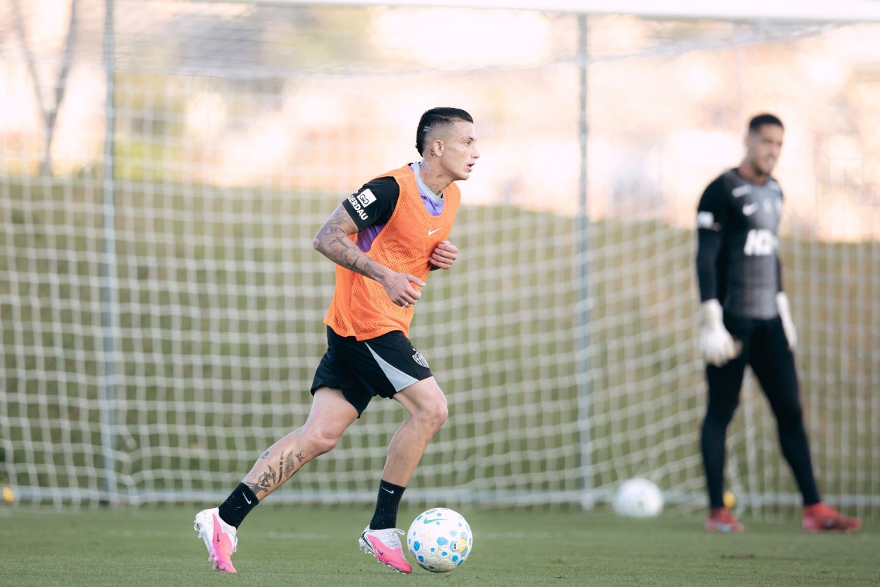 Jogadores do Atlético em treino na Cidade do Galo