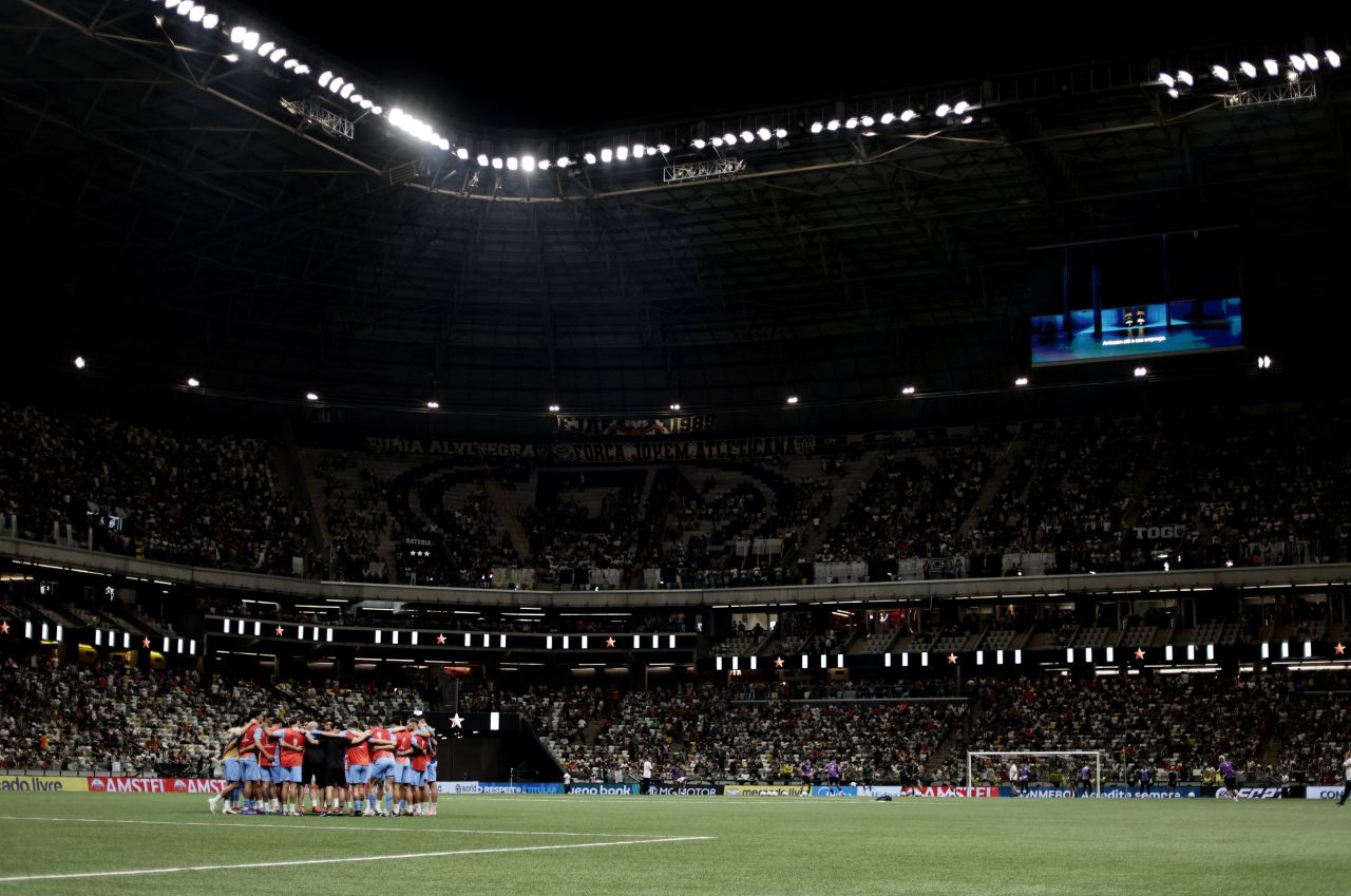 Torcida do Atlético na Arena MRV durante partida da Sul-Americana