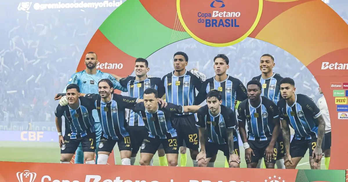 Jogadores do Atlético-MG comemorando gol na Arena MRV