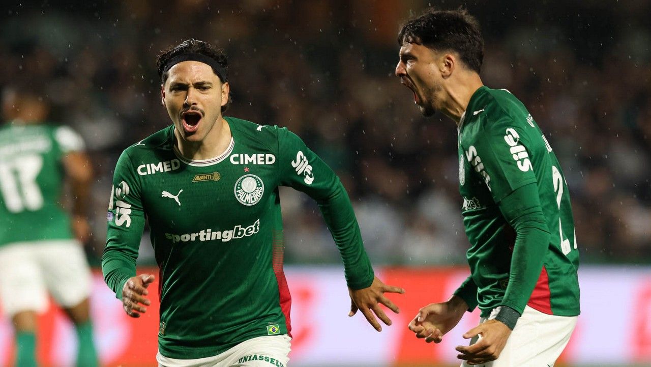 Mauricio comemora gol do Palmeiras contra o Coritiba