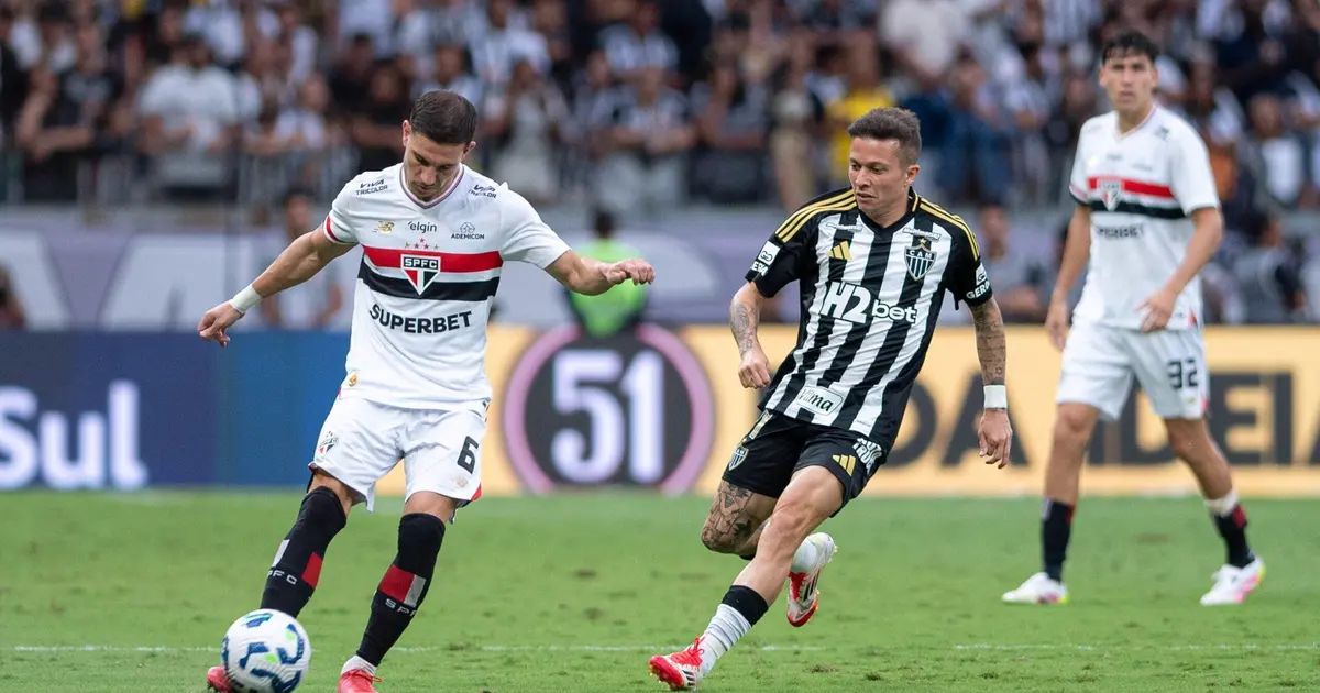 Atlético-MG em ação contra o São Paulo no Morumbi