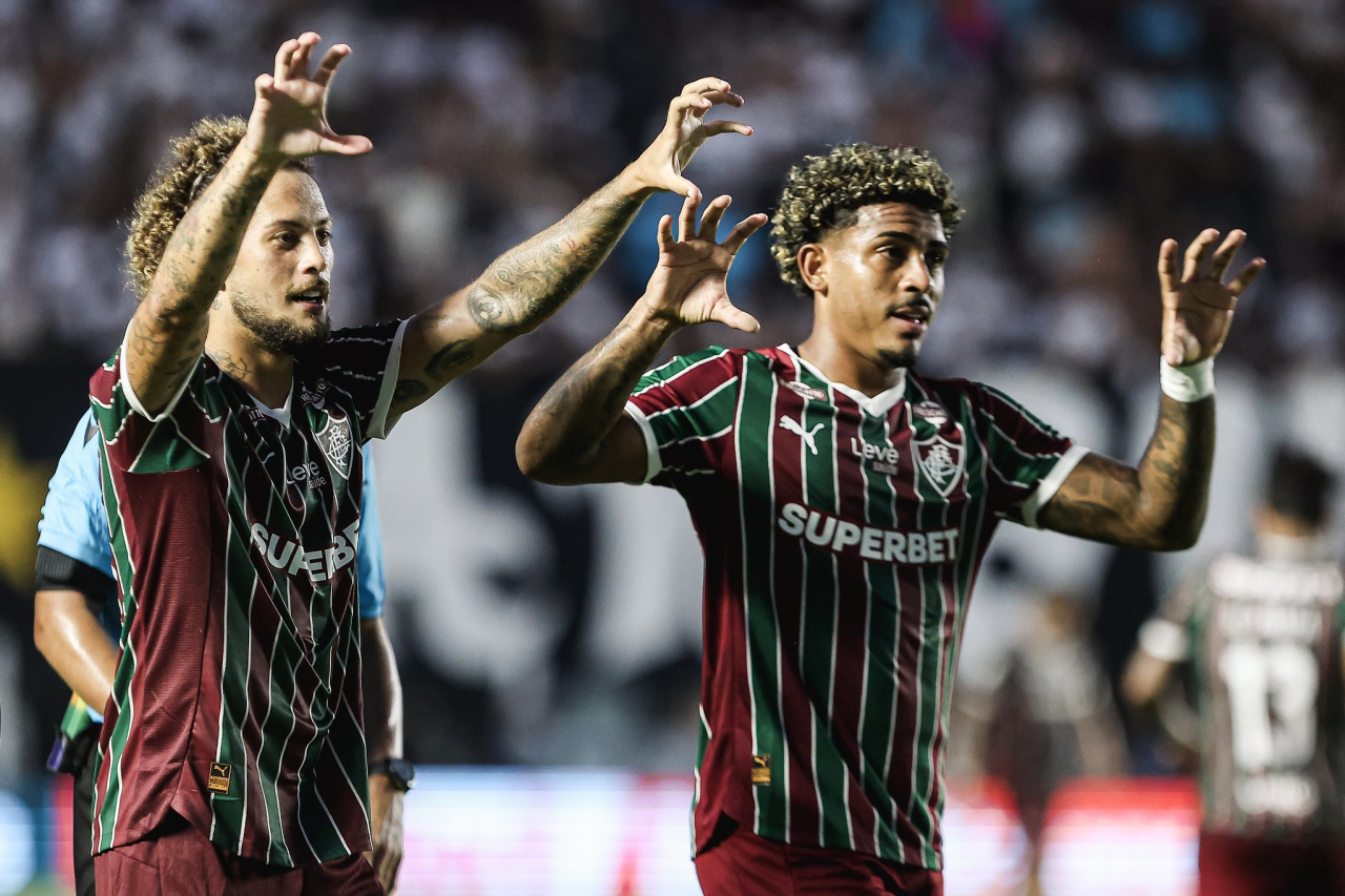 Jogadores do Atlético-MG em ação contra o Flamengo
