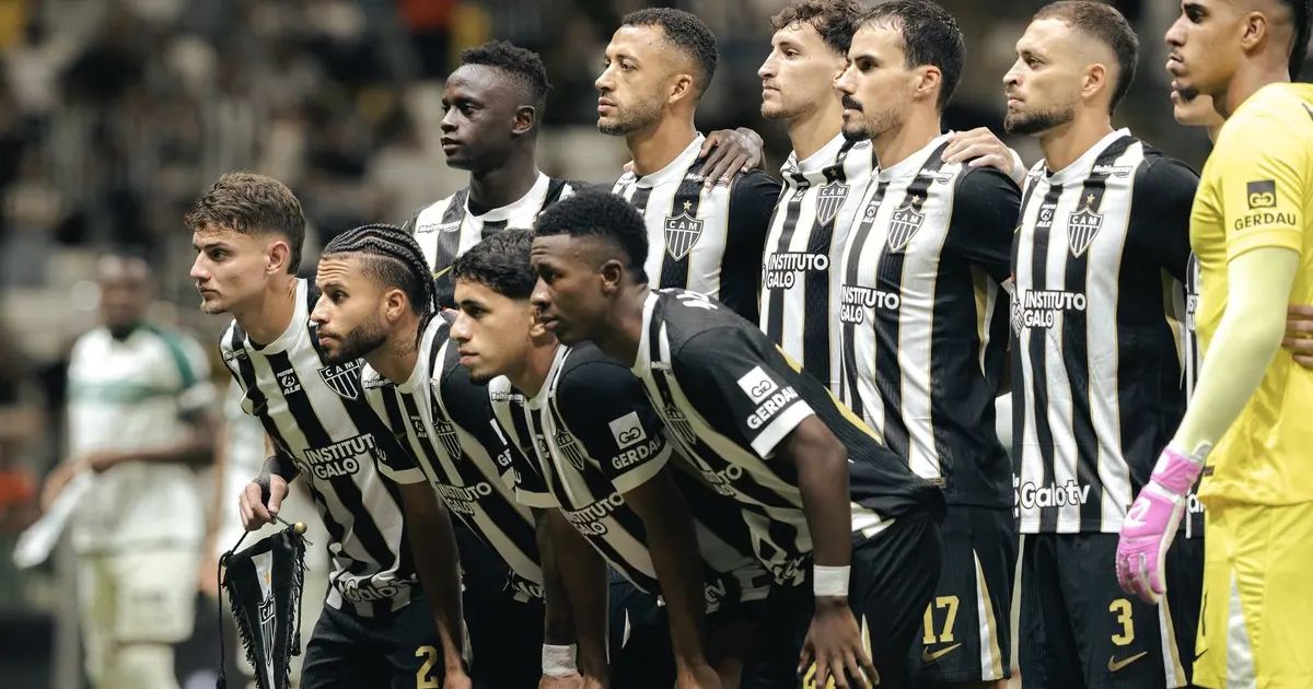 Jogadores do Atlético comemoram vitória sobre o Coritiba na Arena MRV