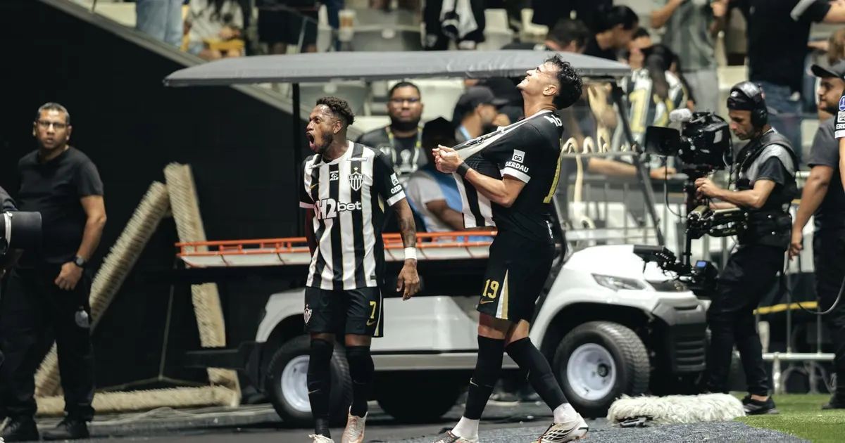 Torcida do Atlético comemora na Arena MRV após gol