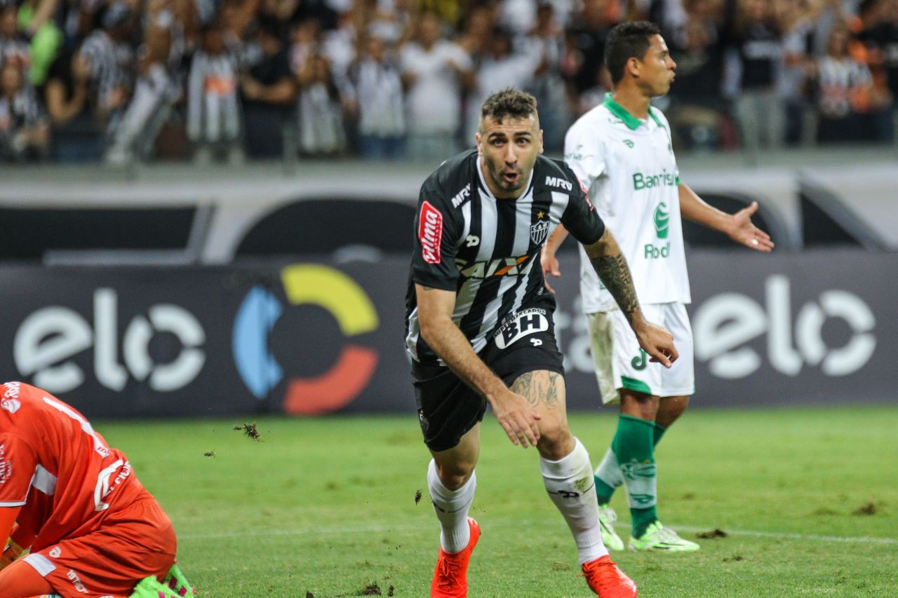 Lucas Pratto com a camisa do Coquimbo Unido