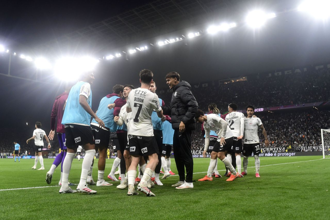 Comemoração do gol do Corinthians contra o Mirassol