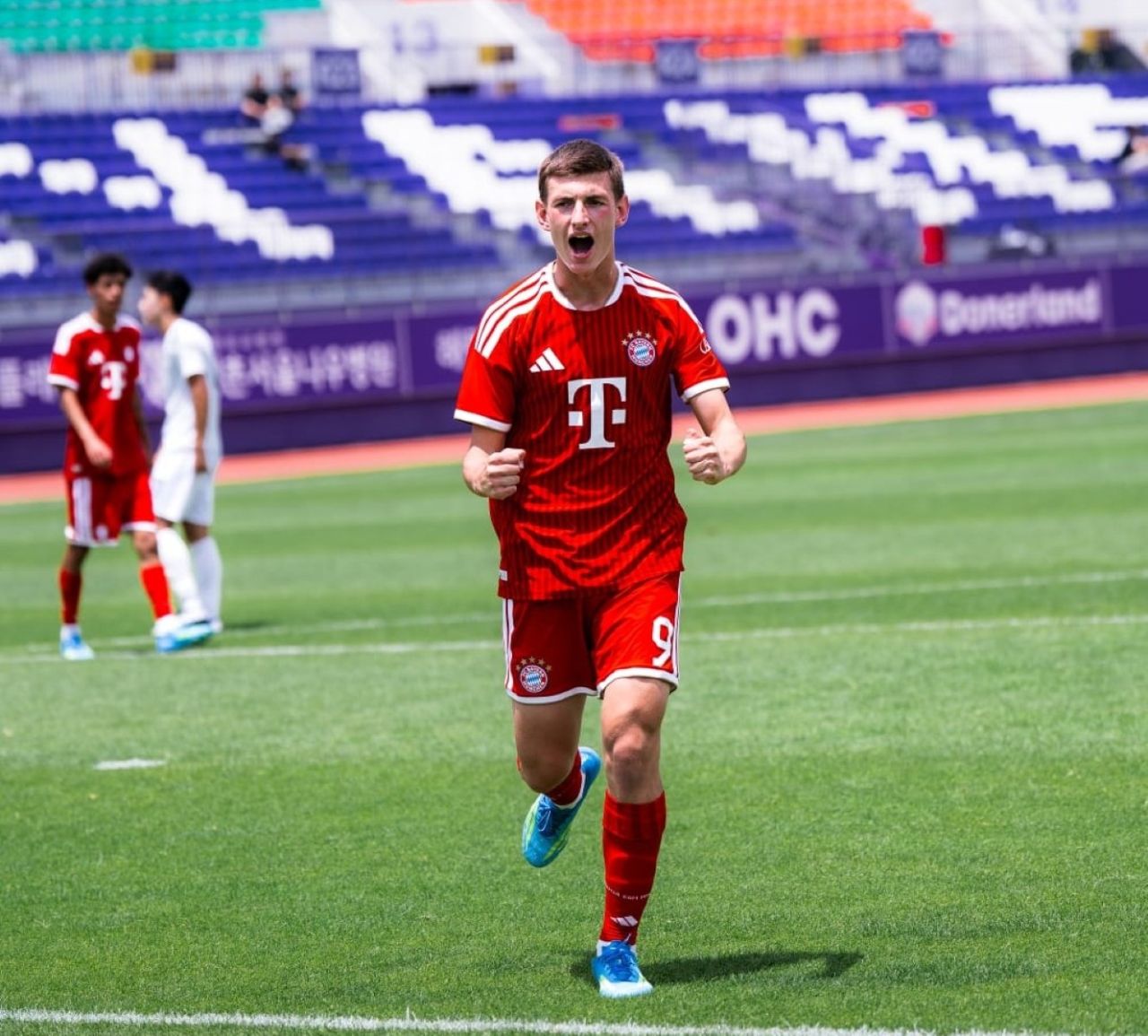Germano, atacante do Operário-PR, durante participação no Bayern World Squad