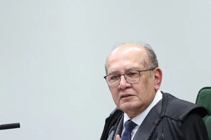 Gilmar Mendes durante entrevista