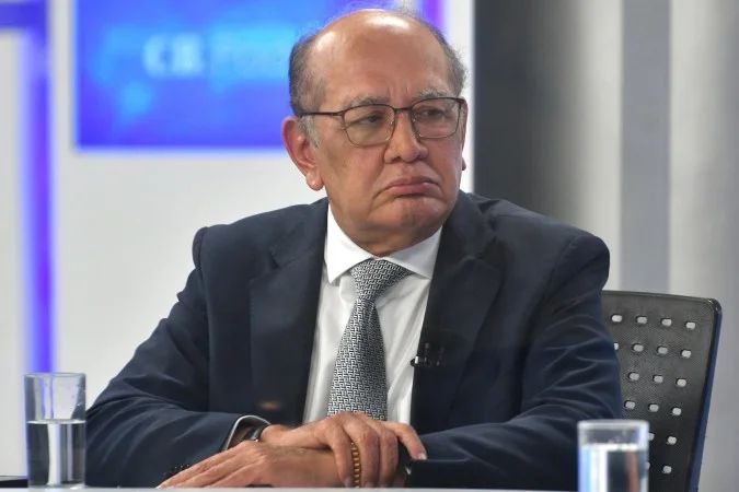 Ministro Gilmar Mendes no plenário do STF