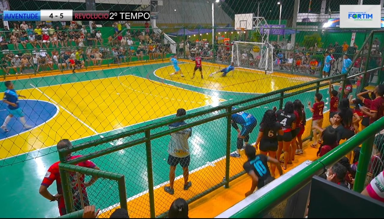Goleiro Jackson invade quadra em partida de futsal