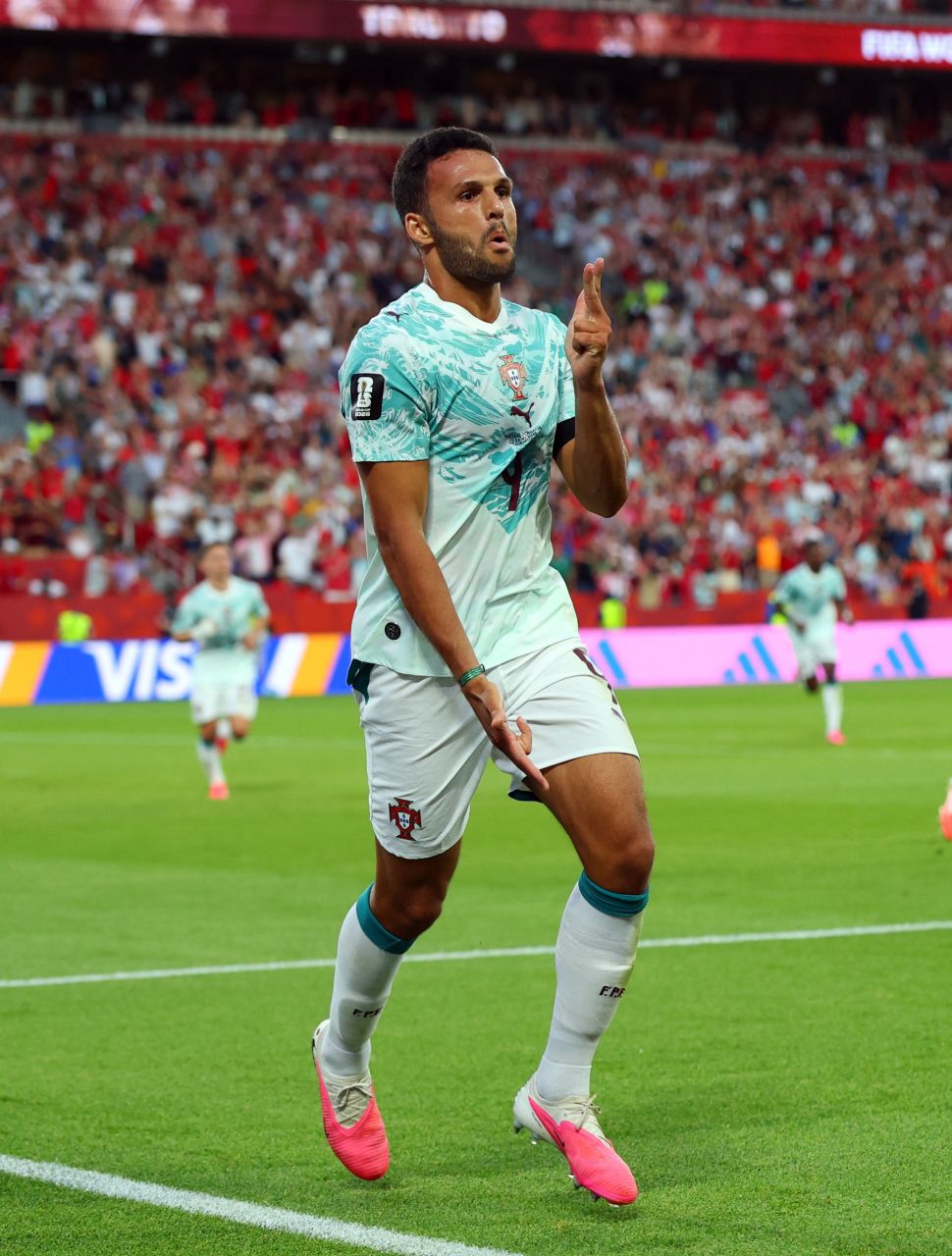 Gonçalo Ramos comemorando gol da virada