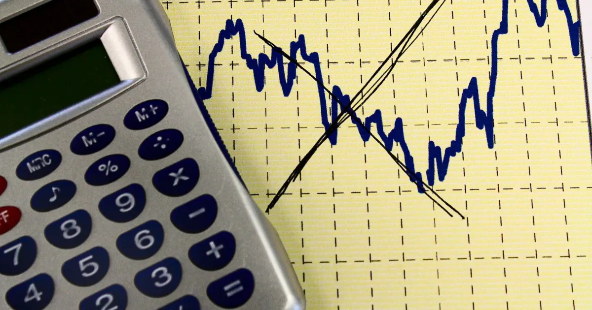 trabalhador em reforma residencial