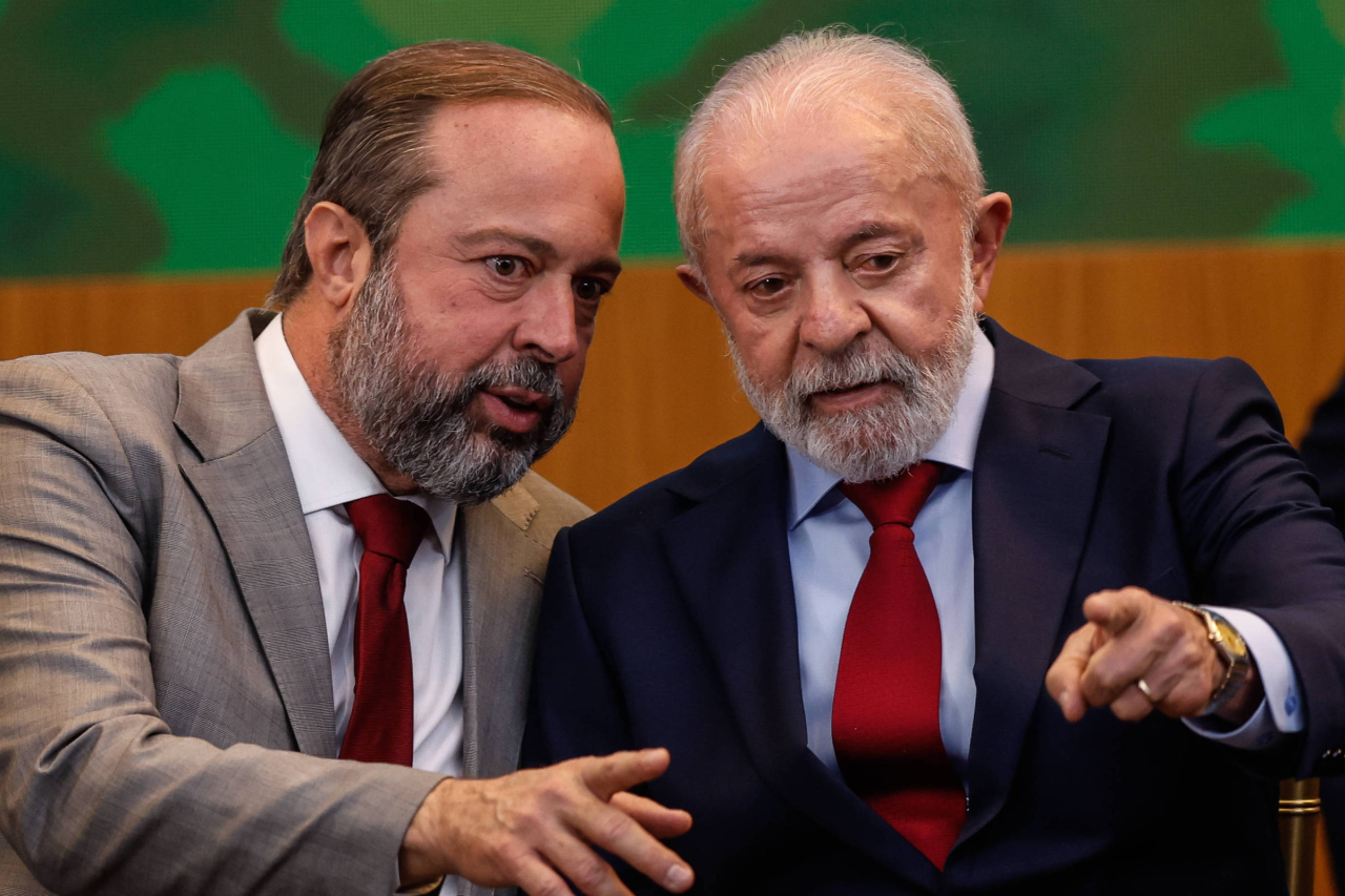 Botijão de gás em prateleira