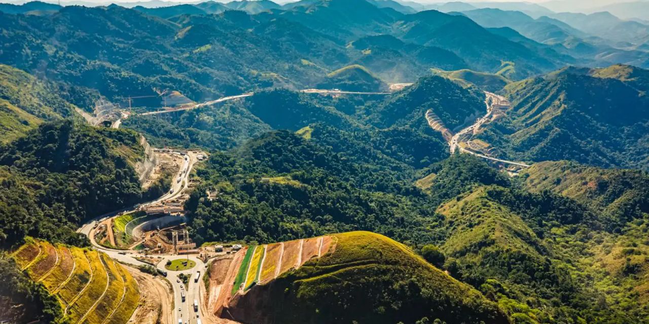 Lula durante inauguração da rodovia na Serra das Araras