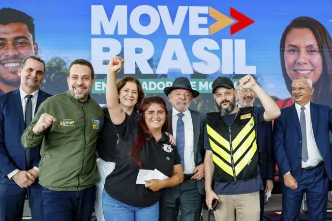 Presidente Lula anuncia programa Move Brasil no Palácio do Planalto