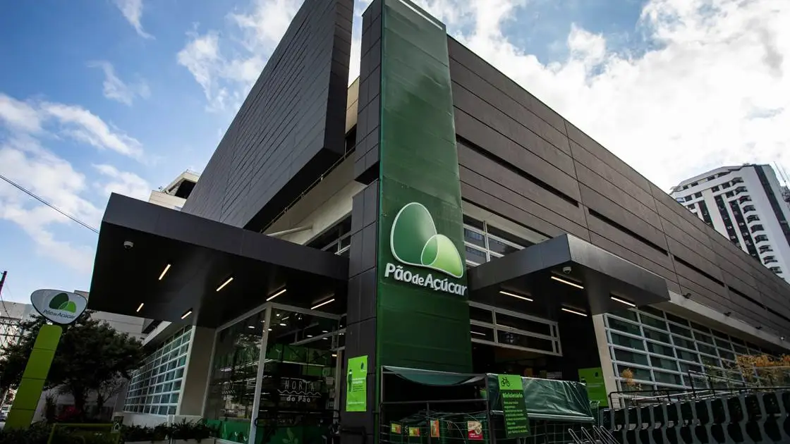 Logo do GPA na fachada de loja