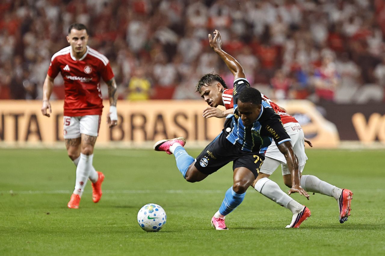 Torcida na Arena do Grêmio no empate em 0 a 0 com o Palmeiras