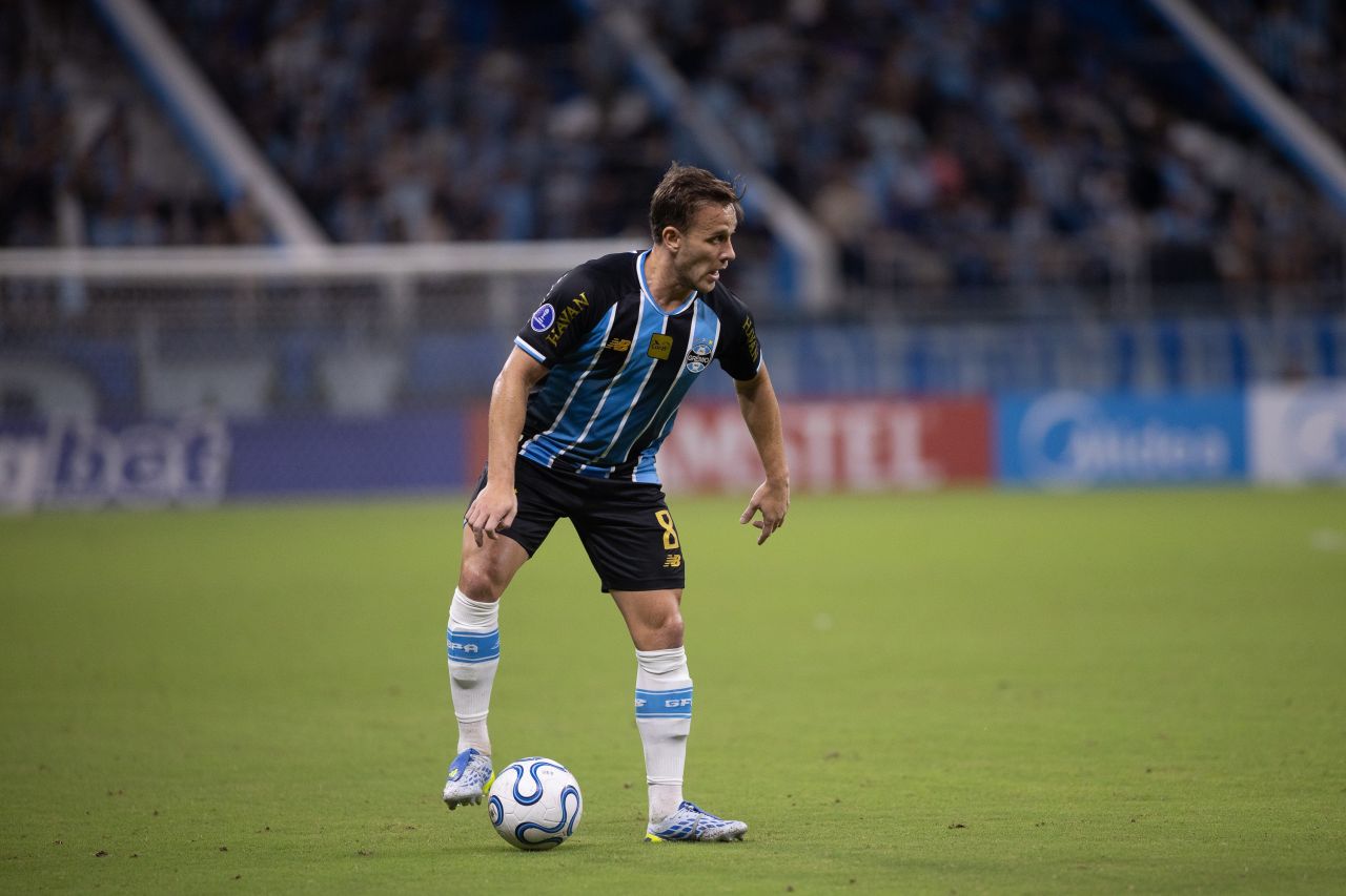 Arthur em ação pelo Grêmio