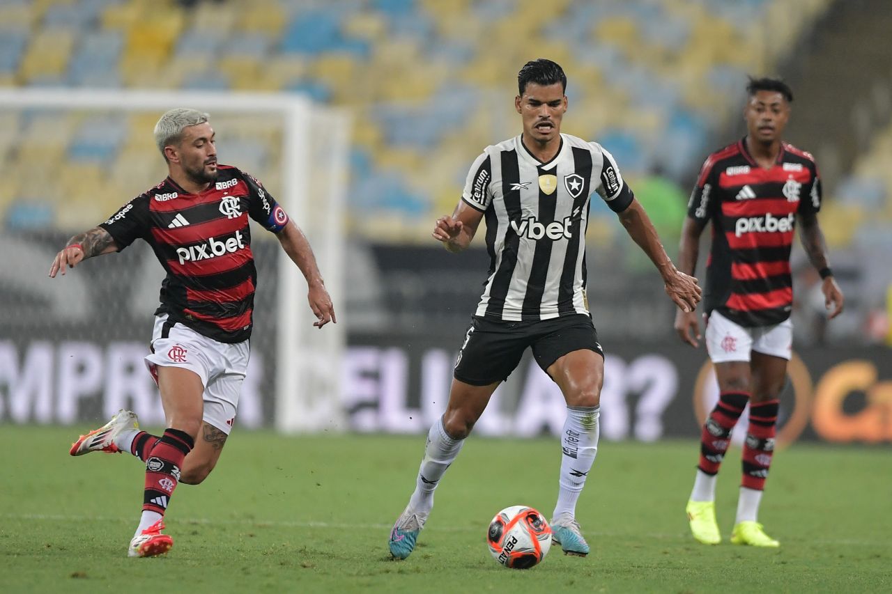 Danilo Barbosa em ação contra o Flamengo