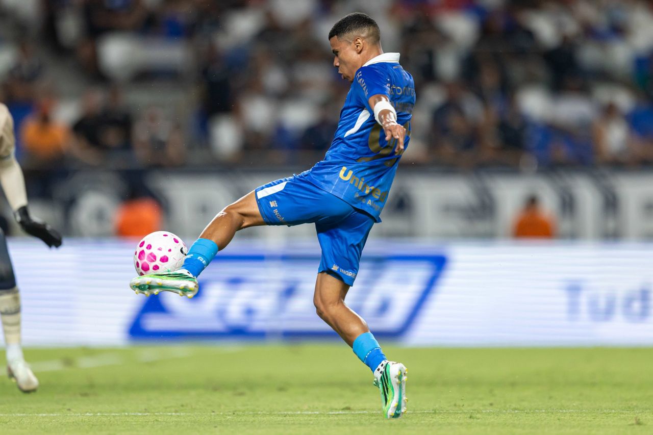 Renato Portaluppi no banco durante Remo x Grêmio