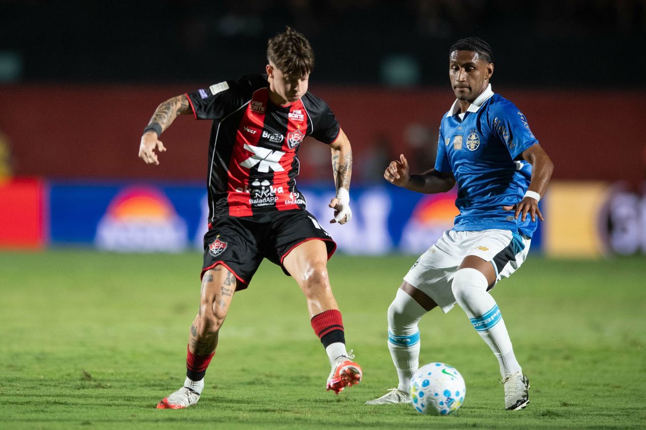 Tetê em ação pelo Grêmio