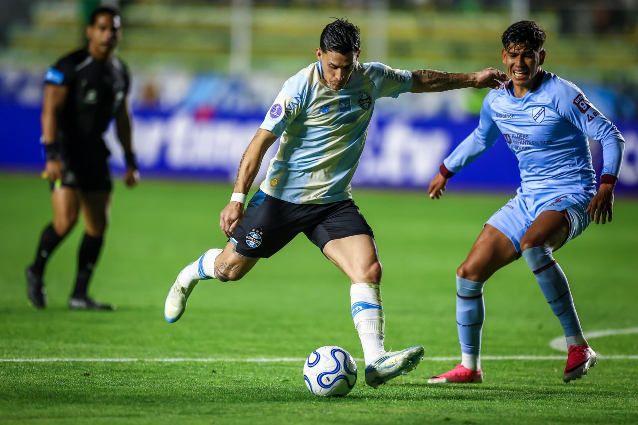 Pavon durante partida contra o Bolívar