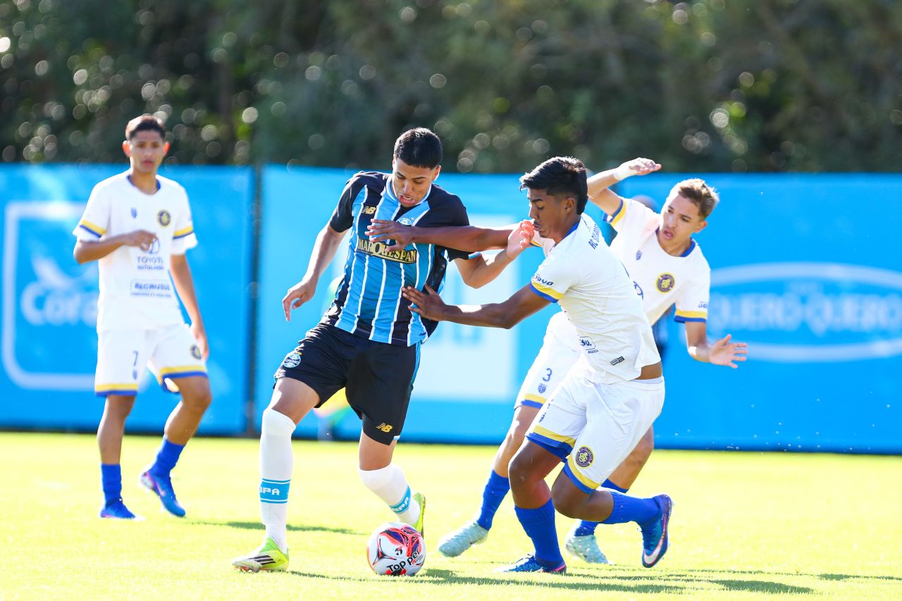 Briga entre jogadores durante Grêmio x SulBrasil Sub-17