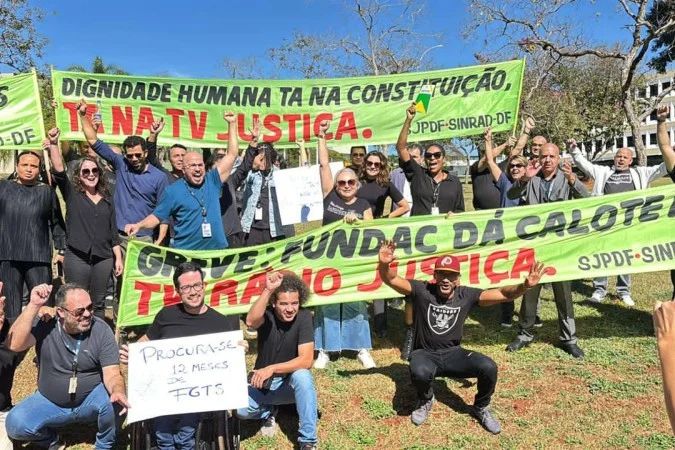 Placa Rádio e TV Justiça