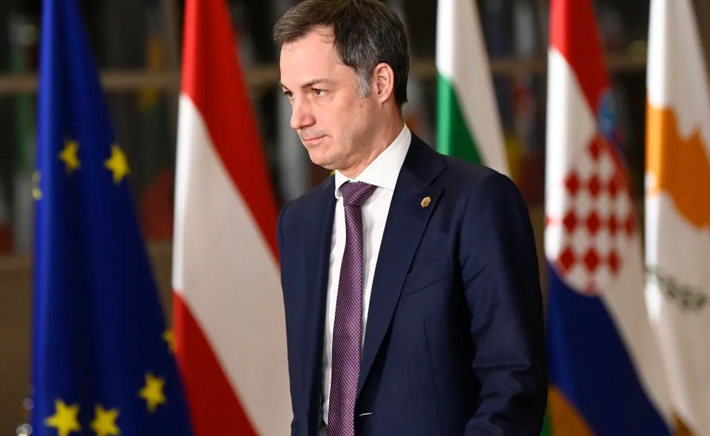 navios e petroleiros no Estreito de Ormuz